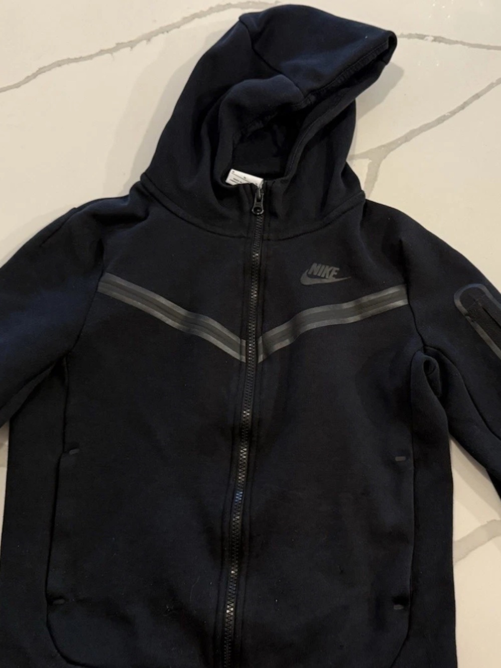 Nike Black Hooded Performance Zip Jacket with Reflective Trim Boys size medium
